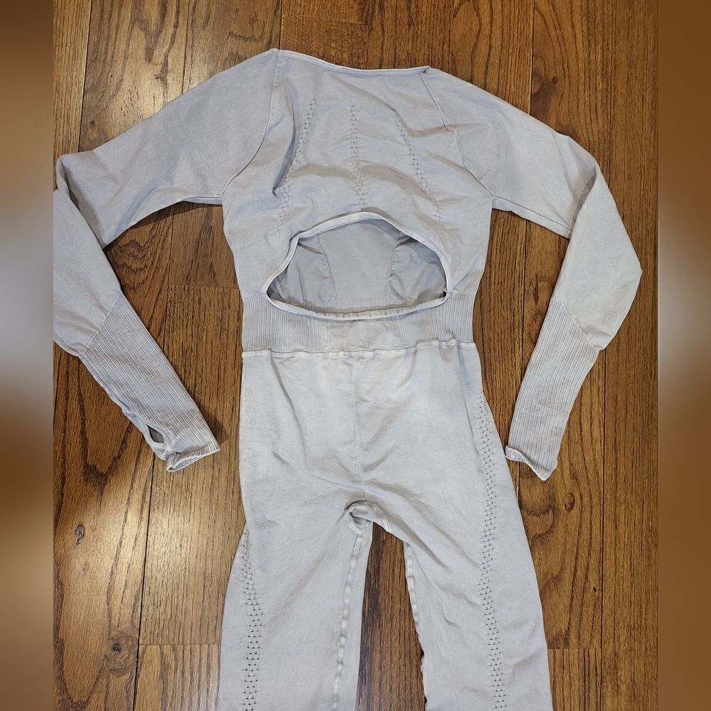 Free People, Good Karma Long-Sleeve Jumpsuit, Ice Grey, M/L, NWOT - Picture 7 of 9